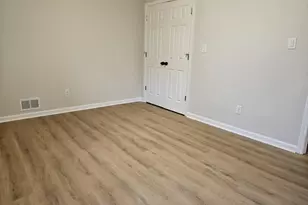 2826 Spanish Oak Dr, Lilburn, GA 30047 - Photo 8