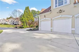 8250 Royal St Georges Way, Duluth, GA 30097 - Photo 10