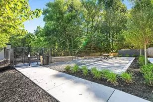 1300 Chelsea Cir NW, Atlanta, GA 30318 - Photo 36