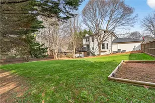 325 Saddle Creek Cir, Roswell, GA 30076 - Photo 32