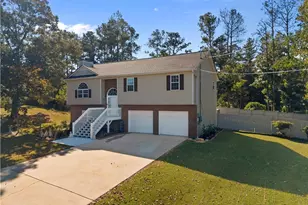 1281 Eagles Nest Cir, Carrollton, GA 30116 - Photo 2