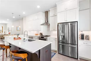 4325 Parkside Pl, Atlanta, GA 30342 - Photo 4