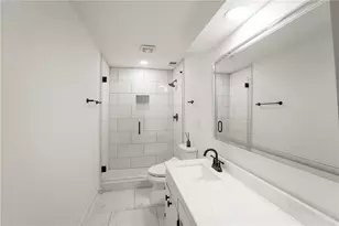 3649 Peachtree Rd NE, Atlanta, GA 30319 - Photo 22