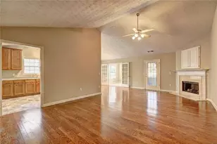 412 Mockingbird Dr, Loganville, GA 30052 - Photo 2