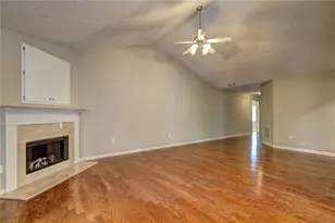 412 Mockingbird Dr, Loganville, GA 30052 - Photo 4