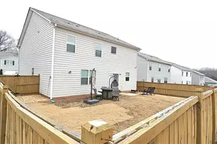 404 Starbuck Parkway, Pendergrass, GA 30567 - Photo 2