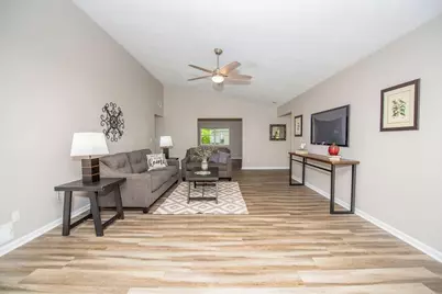 180 Crabtree Drive W, Roswell, GA 30076 - Photo 2