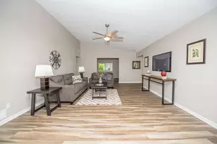 180 Crabtree Dr W, Roswell, GA 30076 - Photo 2