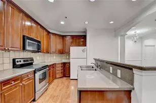 2202 Stratford Commons, Decatur, GA 30033 - Photo 4