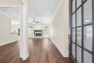 2728 Limestone Creek Dr, Gainesville, GA 30501 - Photo 4