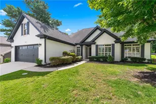 2728 Limestone Creek Dr, Gainesville, GA 30501 - Photo 2