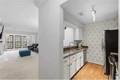 24307 Plantation Drive NE, Atlanta, GA 30324 - Photo 10