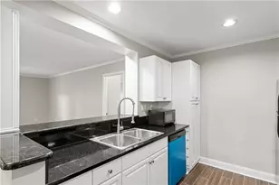 3655 Habersham Rd NE, Atlanta, GA 30305 - Photo 4