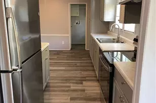 125 Holly Creek Dr, Carrollton, GA 30116 - Photo 2