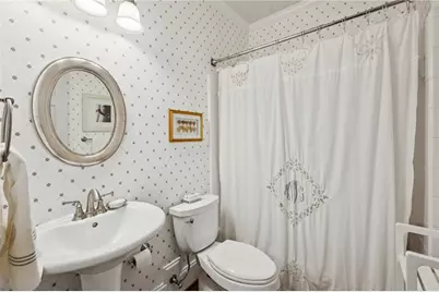 1055 Brookhaven Walk NE, Atlanta, GA 30319 - Photo 16