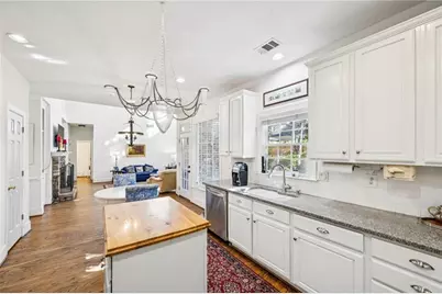 1055 Brookhaven Walk NE, Atlanta, GA 30319 - Photo 28