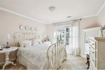 1055 Brookhaven Walk NE, Atlanta, GA 30319 - Photo 14