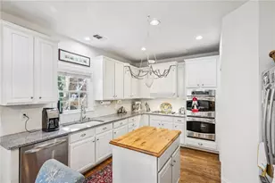 1055 Brookhaven Walk NE, Atlanta, GA 30319 - Photo 36