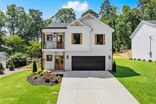 172 Llewellyn St, Clarkesville, GA 30523 - Photo 2