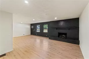 1791 Crestridge Cir NW, Conyers, GA 30012 - Photo 4