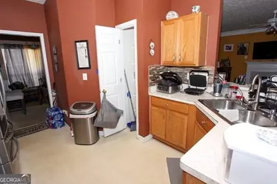 8661 Glendevon Court, Riverdale, GA 30274 - Photo 6