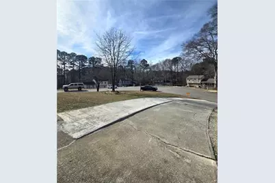 4796 Kellys Mill Drive NW, Lilburn, GA 30047 - Photo 4