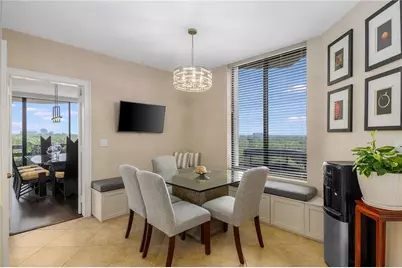 2660 Peachtree Road NW #13F, Atlanta, GA 30305 - Photo 12