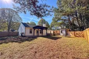 390 Cedarhurst Rd, Lawrenceville, GA 30045 - Photo 2