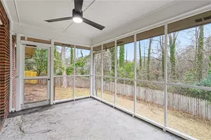 61 Barrett Cir SE, Marietta, GA 30060 - Photo 10