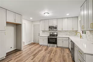 61 Barrett Cir SE, Marietta, GA 30060 - Photo 2