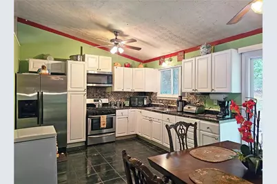 708 Greenhedge Drive, Stone Mountain, GA 30088 - Photo 4