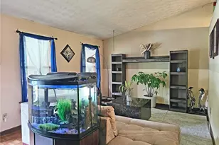 708 Greenhedge Dr, Stone Mountain, GA 30088 - Photo 2