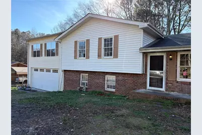 70 Henson Circle, Carrollton, GA 30117 - Photo 1