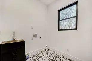 4250 Carmain Dr NE, Atlanta, GA 30342 - Photo 24