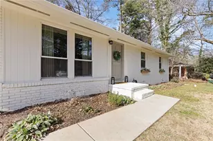 566 Lyle Dr SE, Marietta, GA 30067 - Photo 4