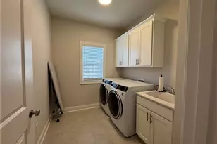 637 Skytop Dr, Cumming, GA 30040 - Photo 16