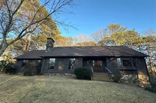 933 Viking Dr, Stone Mountain, GA 30083 - Photo 4