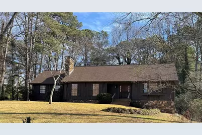 933 Viking Drive, Stone Mountain, GA 30083 - Photo 2