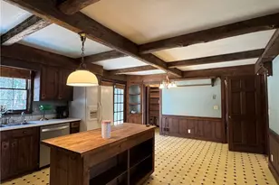 933 Viking Dr, Stone Mountain, GA 30083 - Photo 18