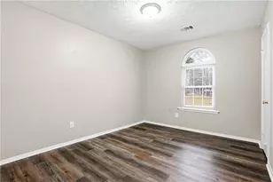 1045 Forest Path, Stone Mountain, GA 30088 - Photo 18