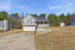 304 Diamond Ct, Carrollton, GA 30116 - Photo 2