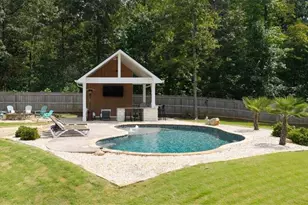 1365 Ridgefield Dr, Roswell, GA 30075 - Photo 2