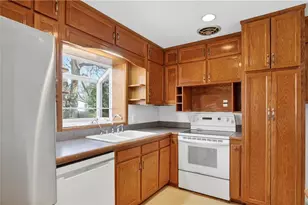 2439 Little John Trail SE, Marietta, GA 30067 - Photo 6