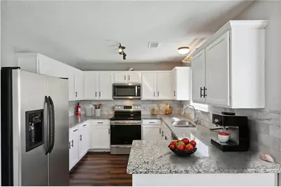 2400 Hampton Estates Drive SW, Marietta, GA 30008 - Photo 8