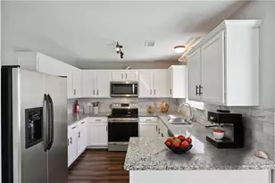 2400 Hampton Estates Dr SW, Marietta, GA 30008 - Photo 8