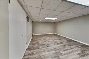 220 Sabrina Ct, Woodstock, GA 30188 - Photo 16