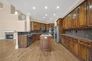 225 Lake Summit View, Atlanta, GA 30342 - Photo 10