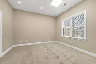 225 Lake Summit View, Atlanta, GA 30342 - Photo 36