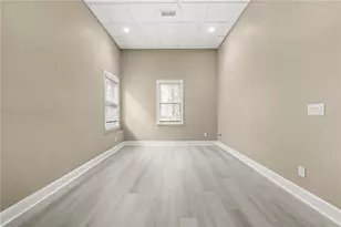 225 Lake Summit View, Atlanta, GA 30342 - Photo 38