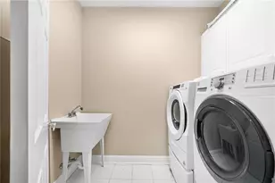 225 Lake Summit View, Atlanta, GA 30342 - Photo 40